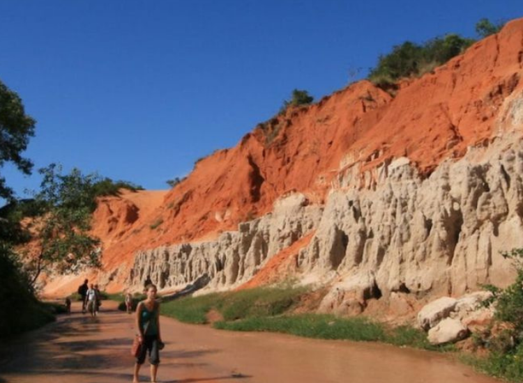 Khám phá Suối Tiên Mũi Né trong tour Phan Thiết 30/4 từ TP.HCM